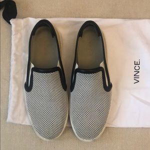 Vince slip on sneaker